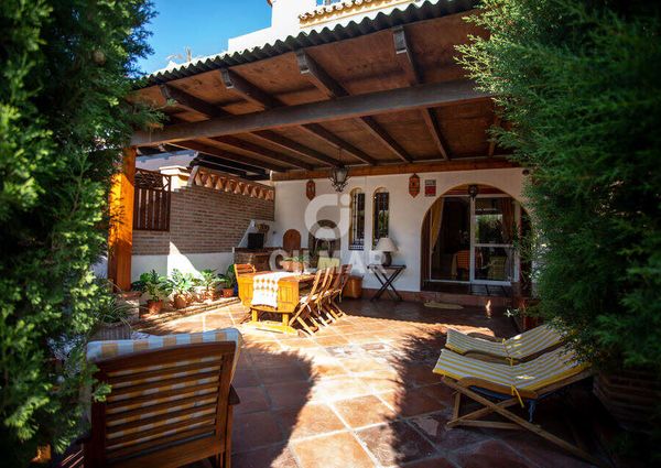 Chalet Adosado en alquiler en Casares – Málaga | Gilmar Consulting