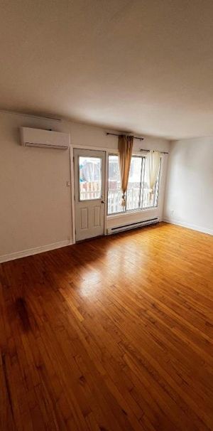 Superbe 4 ½ rénové, situé dans un immeuble tranquille à NDG - Photo 1