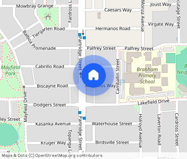 Luxury Family Home with Pool, Spa & Outdoor Entertaining – Maintena... - Photo 1