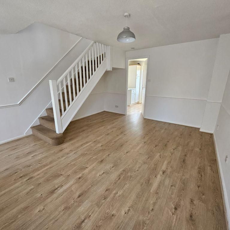 2 bedroom terraced house to rent - Photo 1