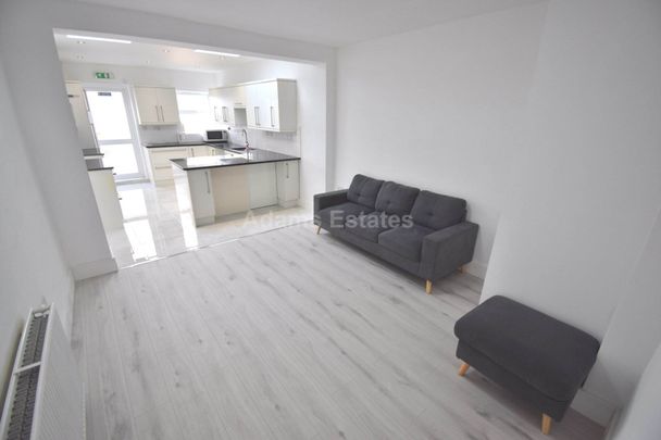 Price £3,500 pcm - Available Now - Furnished - Photo 1