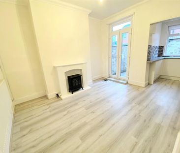 2 bedroom terraced house to rent - Photo 2