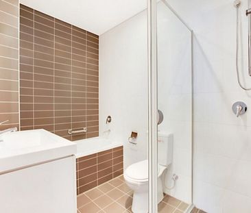 Comfort and Space: Gorgeous Two-Bedroom Residence - Photo 3