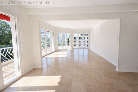 Location Appartement 1 pièce 74m² NICE 06000 - Photo 2