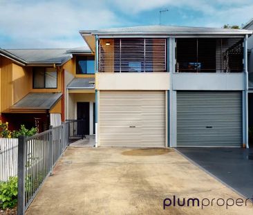 “Prime Toowong Location – Spacious Townhouse with Entertainer's Deck!” - Photo 5