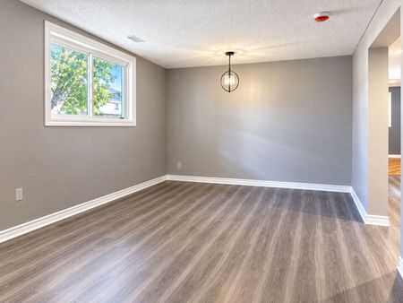 For Lease - 93 Brybeck Crescent Unit# 1, Kitchener, Ontario - Photo 4