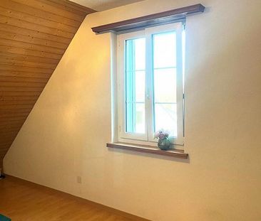 Dachwohnung an ruhiger Lage zu vermieten - Photo 4