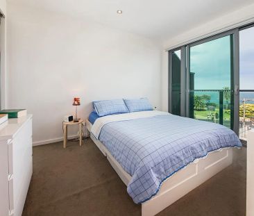 Panoramic Bay Views in a Prime Locale - Photo 1