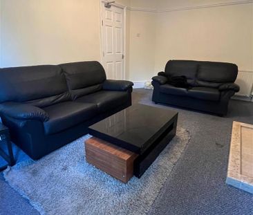 6 bedroom private hall to rent - Photo 2