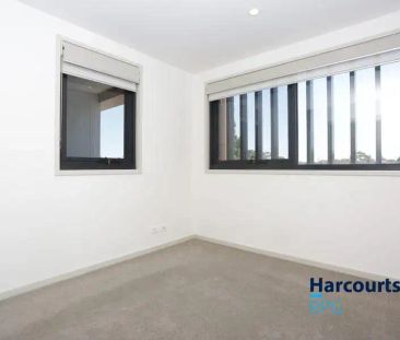 “One Bedroom Apartment with Car Spot” - Photo 2