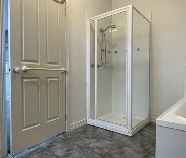 Perfectly located and lots of living space - Photo 6