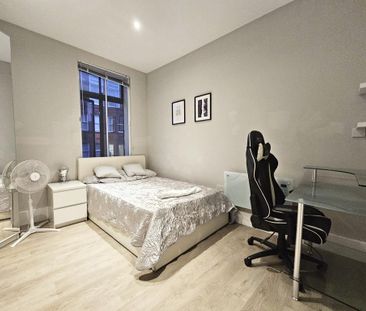 2 bedroom flat to rent - Photo 2