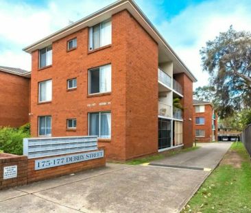 “Cute & Cosy Unit in a Super Convenient Location!” - Photo 4