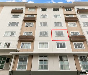 Modern City Studio – Fresh, Bright & Stylish! - Photo 5