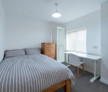 1 bedroom in a house share to rent - Photo 5