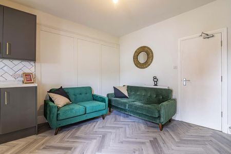 5 bedroom terraced house to rent - Photo 3