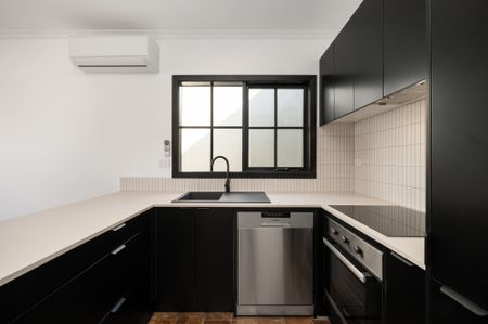 298 Esplanade East, Port Melbourne VIC 3207 - House For Rent | Domain - Photo 4