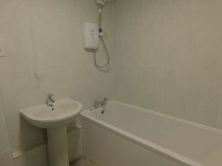 Highgate Court, Hawkhurst, Kent - £1,150pcm - Photo 4