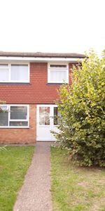 3 bedroom end of terrace house to rent - Photo 4