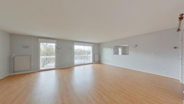 Location Appartement 3 pièces 87m² CHATELLERAULT 86100 - Photo 1