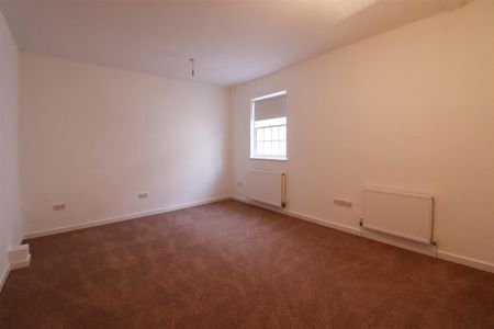 High Street Back, Ely, Cambs - Photo 2