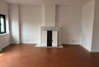 Excelente T3 duplex para arrendar com vista Mar, Foz - Porto