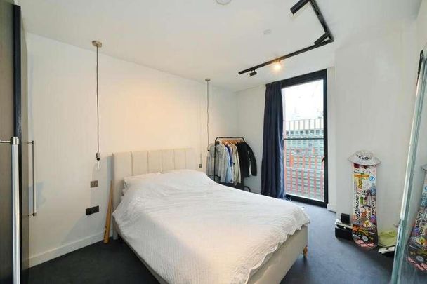 Crown Place, EC2A - Photo 1