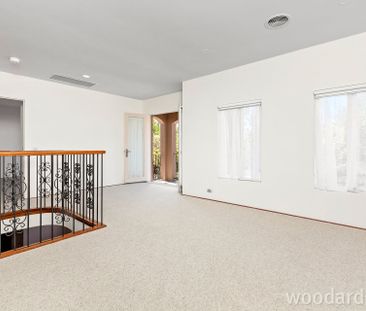 Luxury Family Living in the Heart of Malvern East - Photo 2