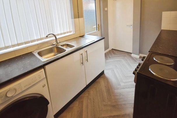 2 bedroom terraced house to rent - Photo 1