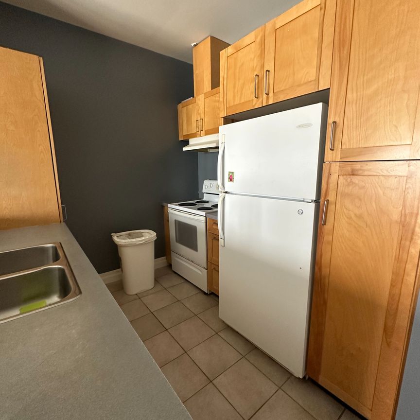 For Lease - 44 Bond Street Unit# 904, Oshawa, Ontario - Photo 1