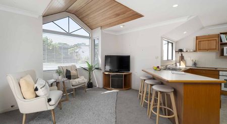 Family Home in Churton Park - Photo 4