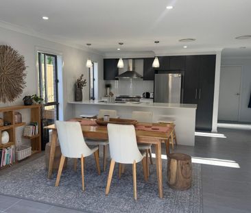 Stunning 4-Bedroom Townhouse - Photo 3