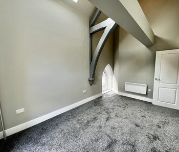 2 bedroom mews to rent - Photo 4
