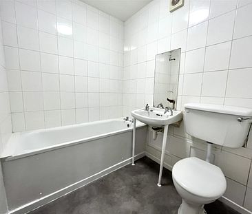 2 Bedroom Flat - Purpose Built To Let - Photo 5