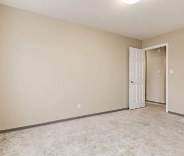 Renovated Suite - 1 Bedroom - Photo 6
