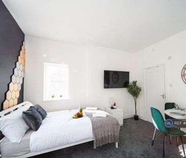 1 bedroom flat to rent - Photo 6