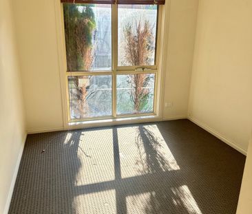 Endeavour Hills - Photo 3