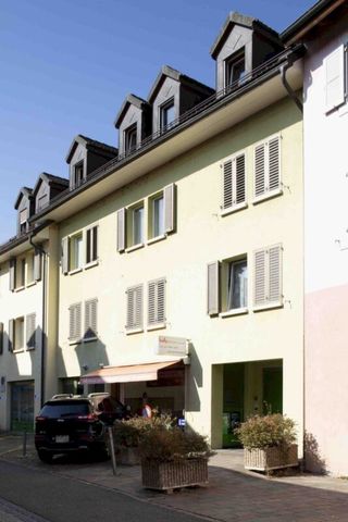 Au coeur de la ville, agréable appartement de 3 pièces dans les combles - Photo 4