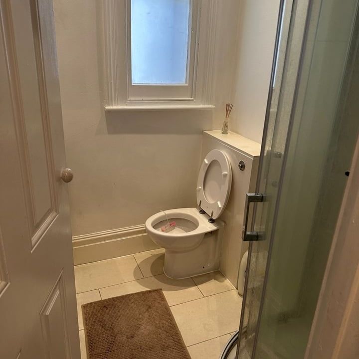 Studio Flat, Birkbeck Road, W3 - Photo 1