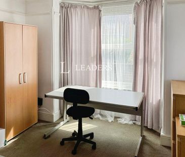 4 bedroom terraced house to rent - Photo 2