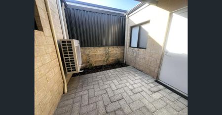 Modern 3x3 Home with Light-Filled Open-Plan Living - Photo 3