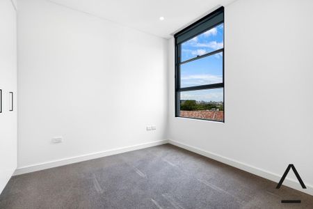 Modern and Convenient Urban Sanctuary in the Heart of Marrickville - Photo 3