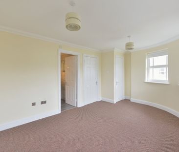 3 bedroom mews to rent - Photo 6