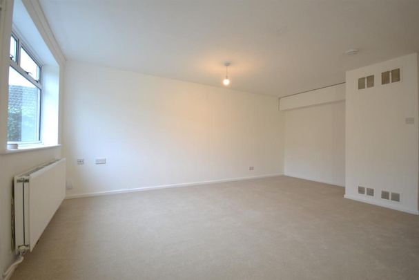 3 bedroom end of terrace house to rent - Photo 1