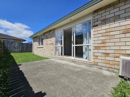 Solid Brick and Tile Home with 4 bedrooms - Photo 3