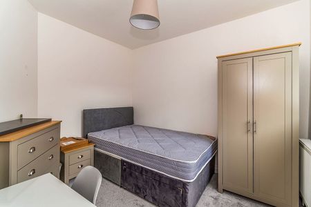 5 bedroom terraced house to rent - Photo 2