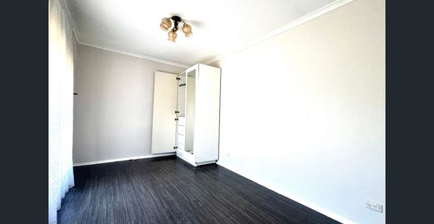 Close to Everything! - Photo 1