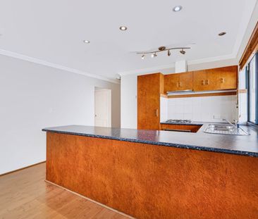 FLEXIBLE FAMILY LIVING IN A GREAT LOCATION - Photo 6