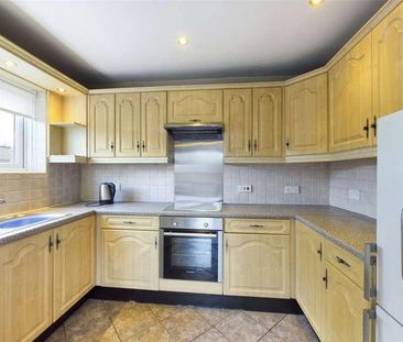 Manor Court, Urmston Lane, Stretford, Manchester, M32 - Photo 2