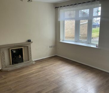 3 bedroom house - end terrace to rent - Photo 2